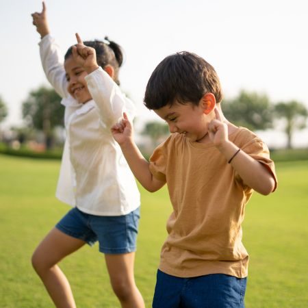 psicologo-infantil-sevilla-ninos-jugando